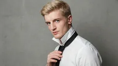 Ako uviazať klasický kravatový uzol za 2 minúty - jednoducho a štýlovo